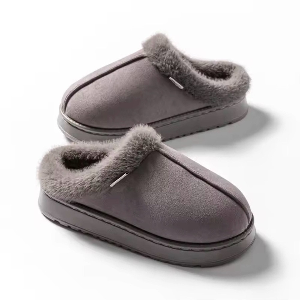 Cozy Faux Fur Lined Slip-On Slippers Warm Indoor Outdoor Comfort